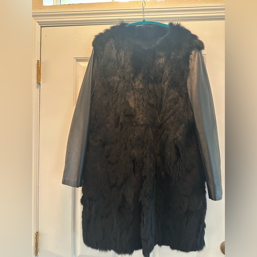 Black Leather Jacket with Classic Tailoring 20%Lamb leather    80% rabbit fur